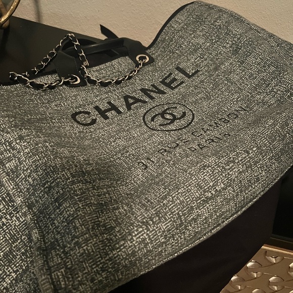 Chanel Deauville X-Large Dark Grey Tweed - Picture 6 of 15